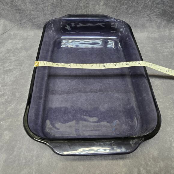 Pyrex 233 Purple Amethyst Casserole Lasagna 3 Qt Dish - Picture 8 of 10